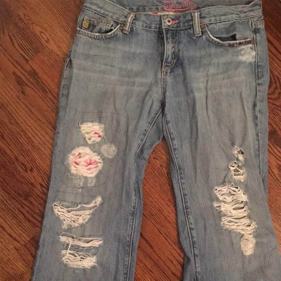 Miss Me amazing embroidered, patchwork, distressed jeans - Picture 3 of 11